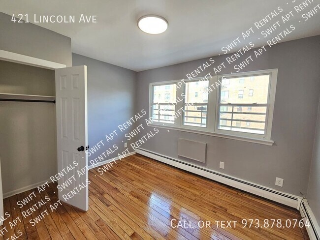 Building Photo - 421 Lincoln Ave