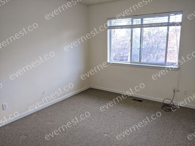 Building Photo - 5440 N Bryant St