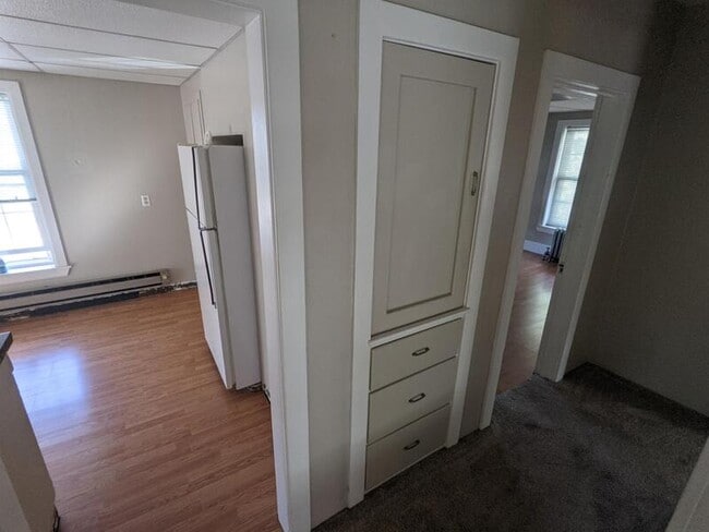 Building Photo - 402 2nd Ave