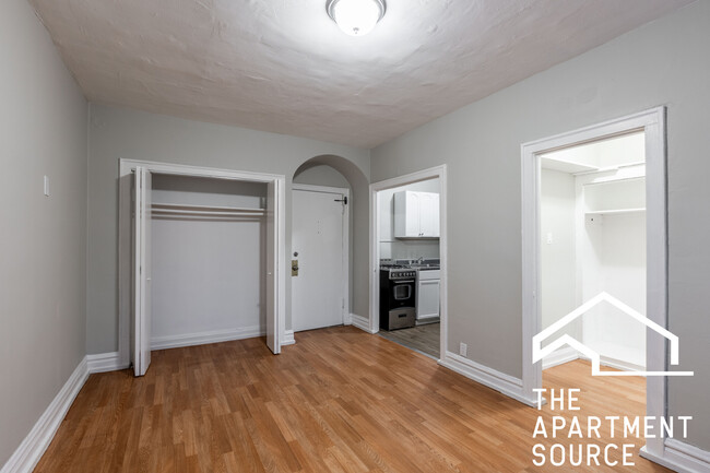 Building Photo - 5451 S Cornell Ave