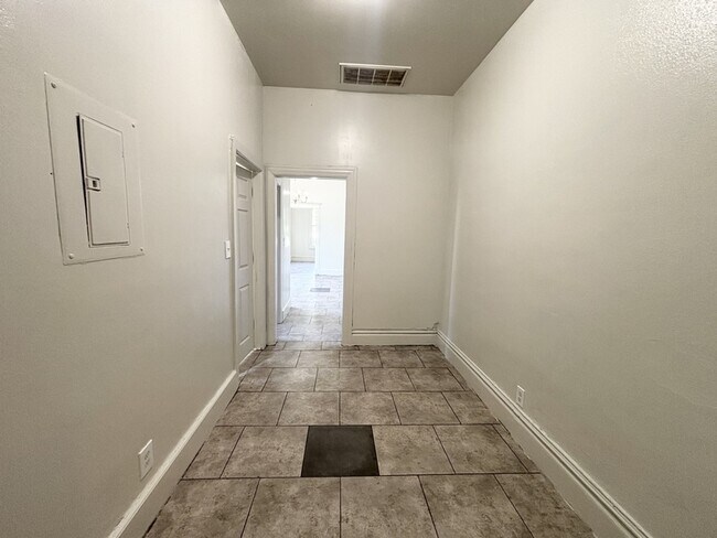 Building Photo - 61 S 800 W