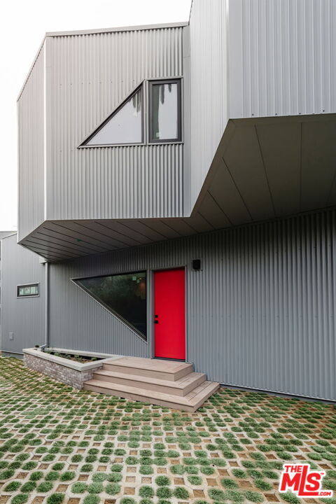 Building Photo - 340 Indiana Ave