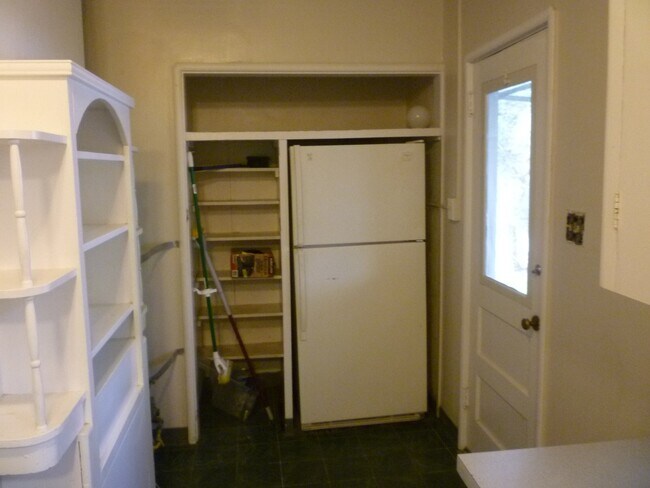 Building Photo - 3 Bedroom plus bonus room! Close to Enloe, CSUC and Downtown
