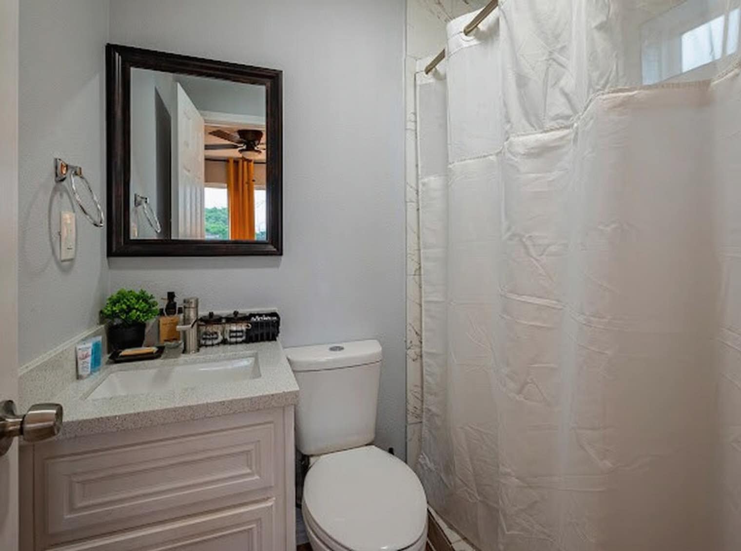 Building Photo - 3601 Anita St