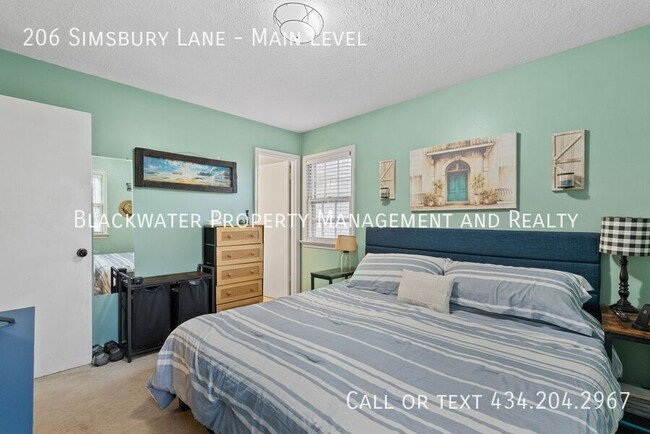Building Photo - 206 Simsbury Ln