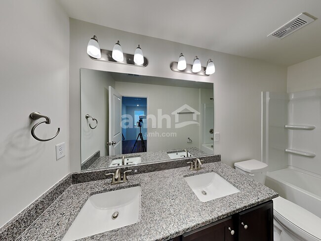 Building Photo - 6207 Bridlewood Ln