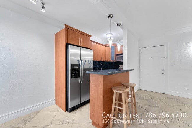 Building Photo - 150 SW 10th St