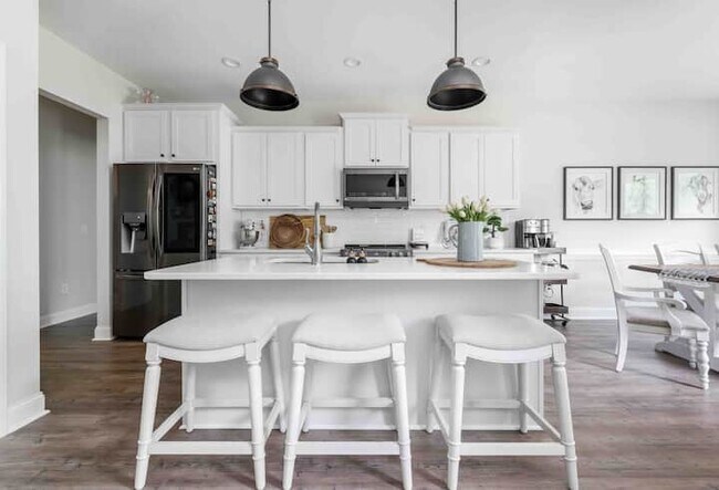 Building Photo - 460 Star Ridge Rd