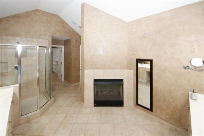 Building Photo - 1354 Brookhaven Village Cir NE