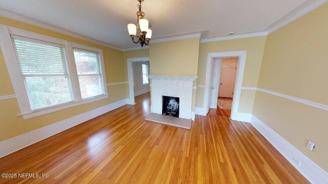 Primary Photo - 2044 Forbes St