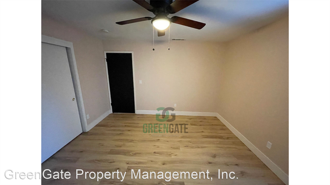 Building Photo - 2 br, 1 bath House - 1102 Cedar Creek Dr U...