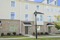 Building Photo - Room in Townhome on Excelsior Grand Ave