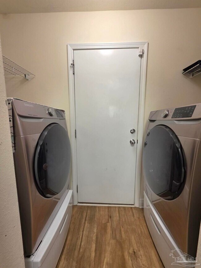 Building Photo - 197 Millet Cir