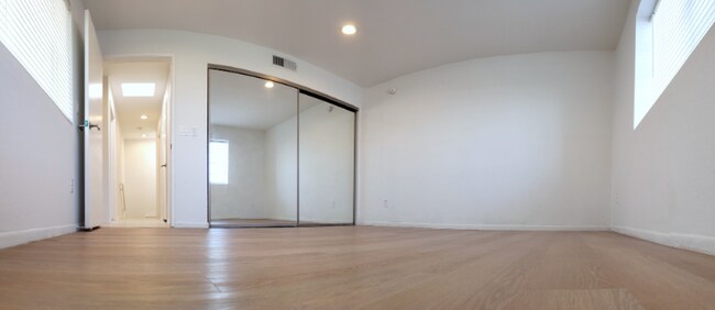 Building Photo - 11020 Hesby St