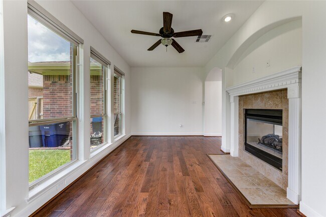 Building Photo - 1335 Altavilla Ln