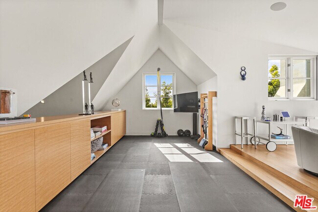 Building Photo - 165 Mabery Rd