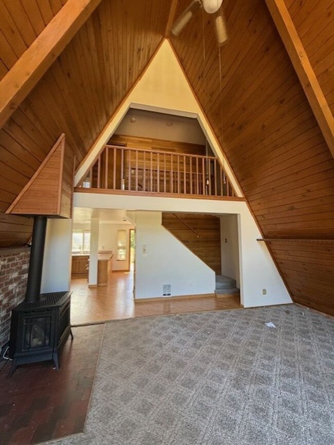 Building Photo - This cutie has a fresh interior paint job!