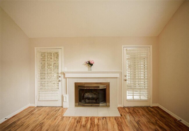 Building Photo - 14106 Glen Canon Ln