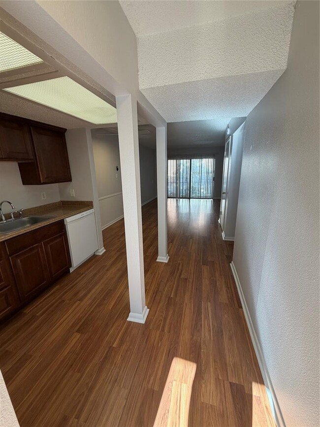 Building Photo - 1725 Toomey Rd