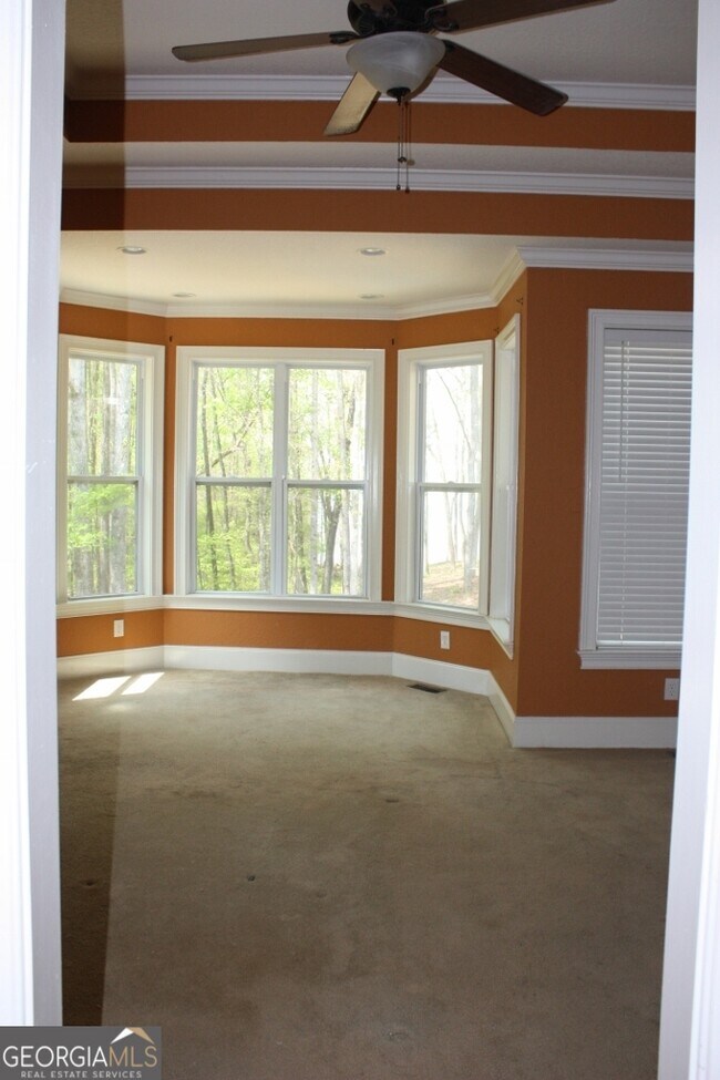 Building Photo - 207 Lakeview Ct