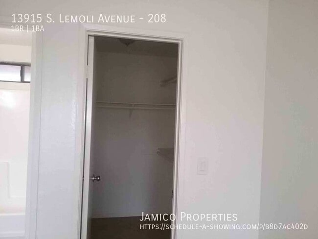 Building Photo - 13915 S Lemoli Ave