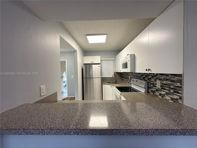 Building Photo - 2630 W 76th St