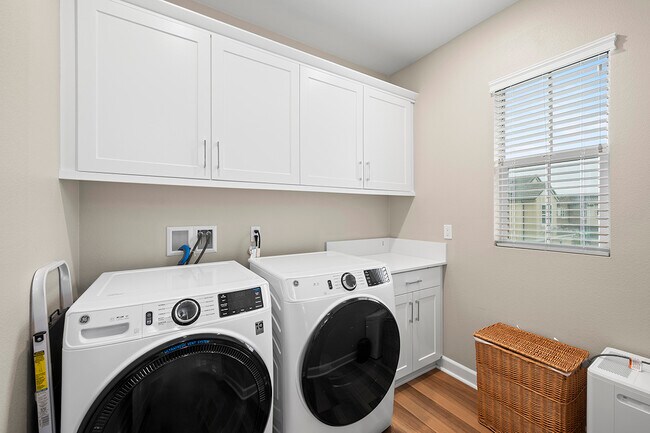 Building Photo - 10205 Athena Ct