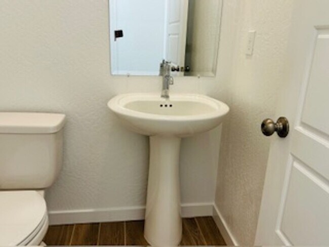 Building Photo - $500 Move In Bonus $2,695 Heritage Grove 3 Bed+Loft Home, Solar, Clovis & Shepherd - Plum Tree Ave.