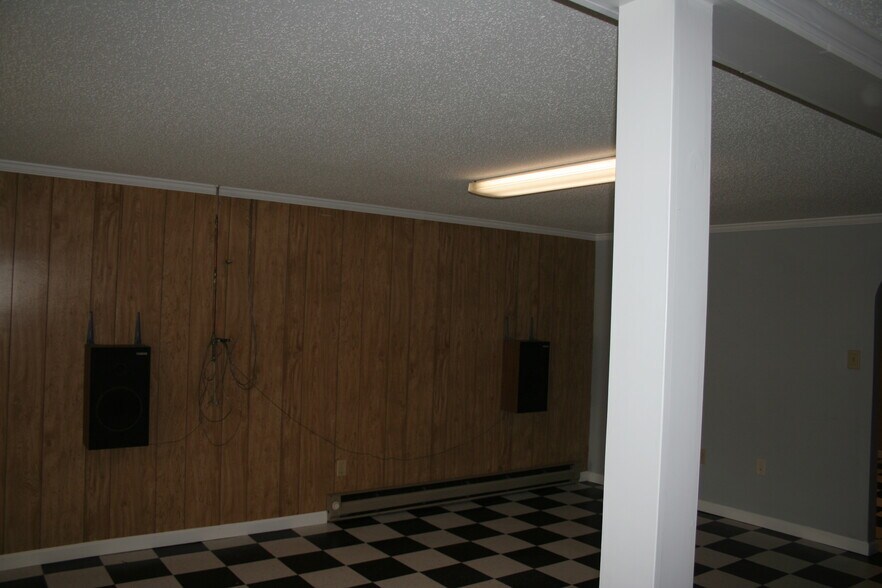 Building Photo - 3695 Weyland Dr