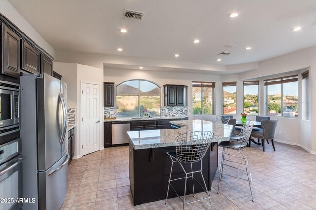 Building Photo - 908 E Waltann Ln