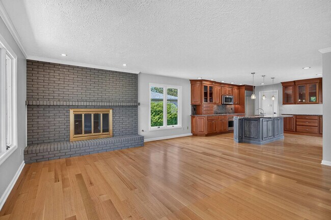 Building Photo - 4817 Torrey Pines Ct