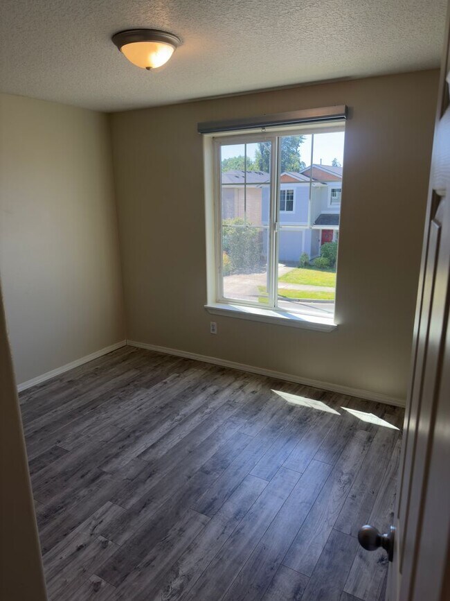 Building Photo - 2327 Sam Parrett Dr