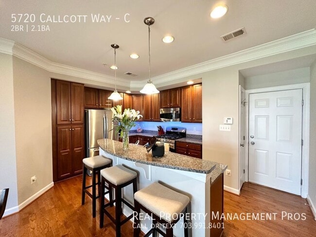 Building Photo - 5720 Callcott Way
