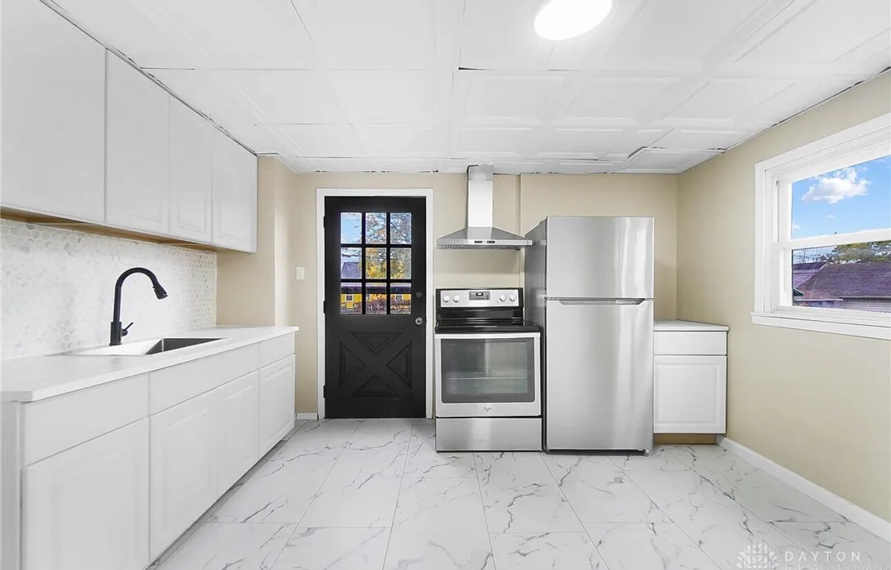 Building Photo - 2116 Moreland Ave