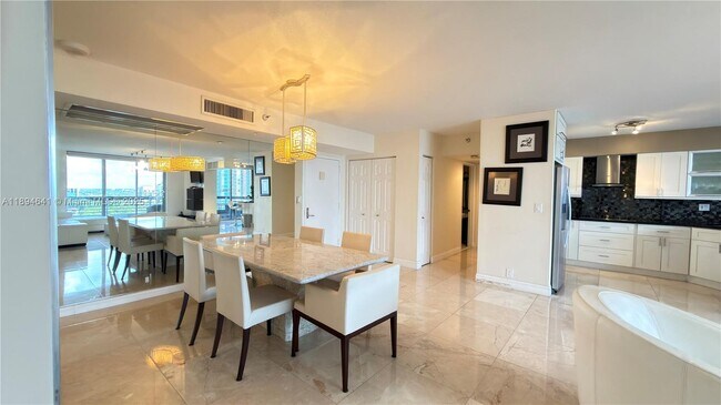 Building Photo - 3530 Mystic Pointe Dr