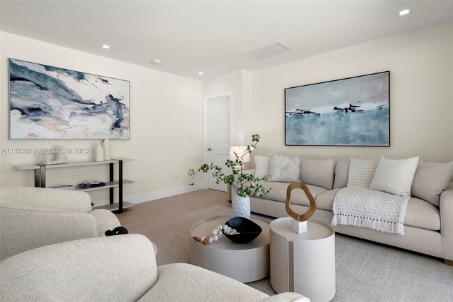 Building Photo - 10945 SW 75th Ct