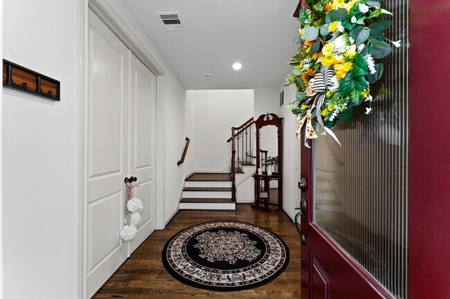 Building Photo - 1139 W 21st St