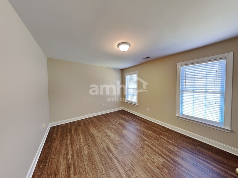 Building Photo - 2003 Monaco Ct