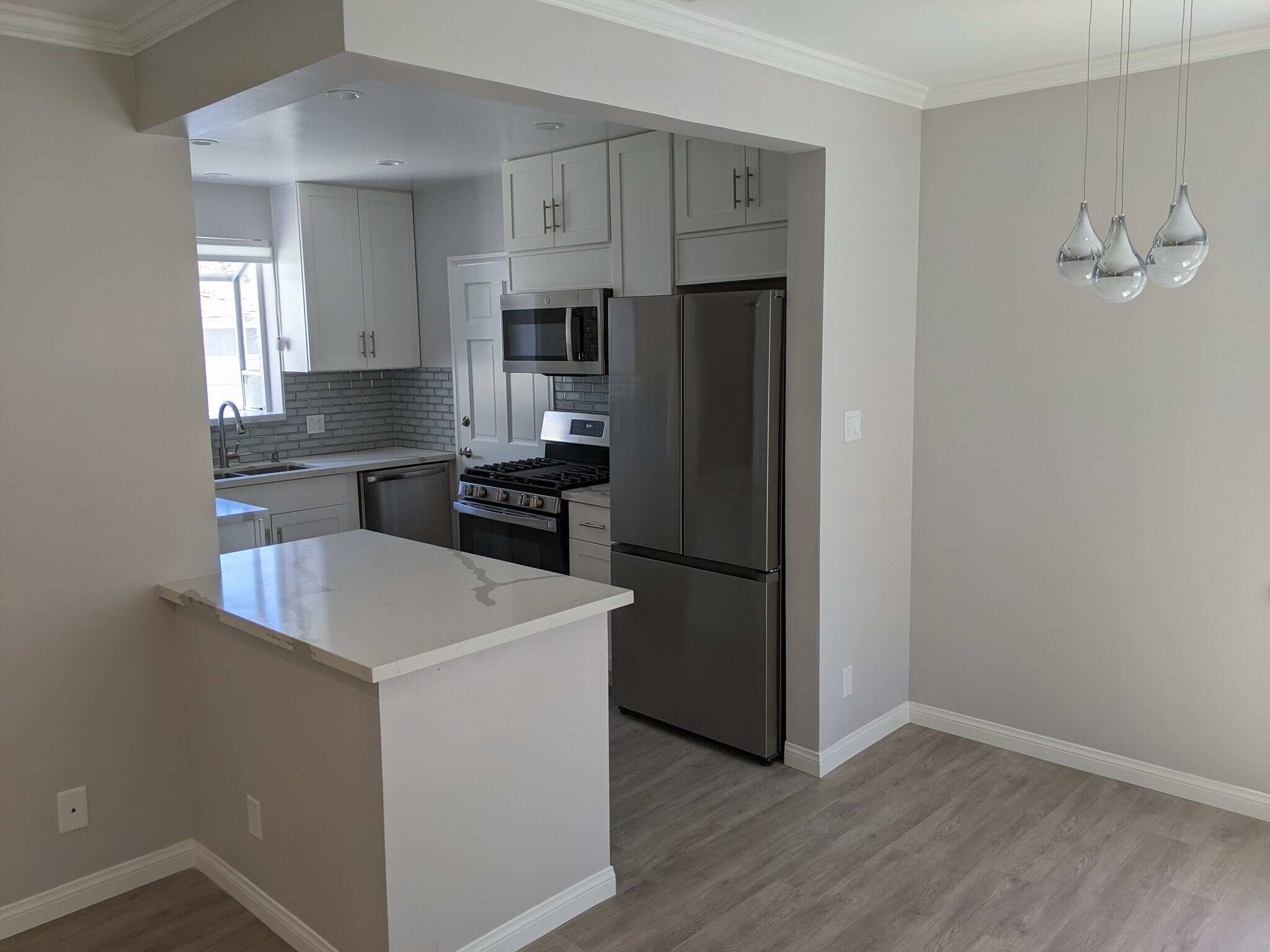 Building Photo - 5636 Cedros Ave
