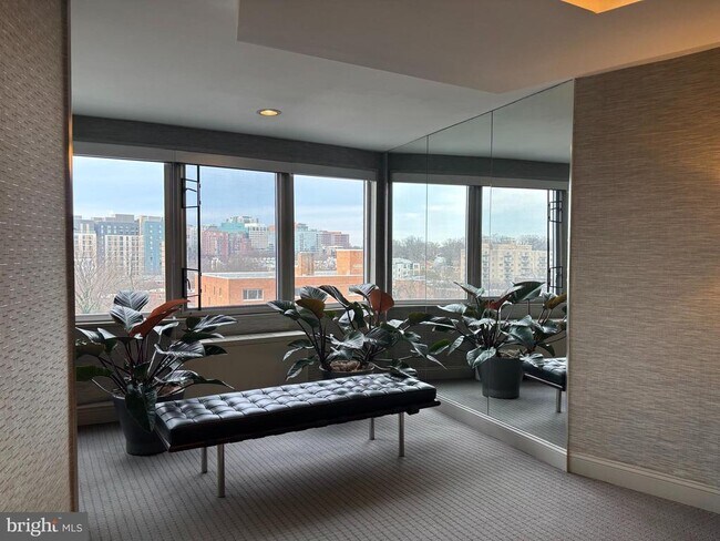 Building Photo - 1200 N Nash St