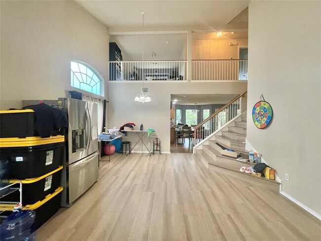 Building Photo - 10813 Dodge Cattle Dr