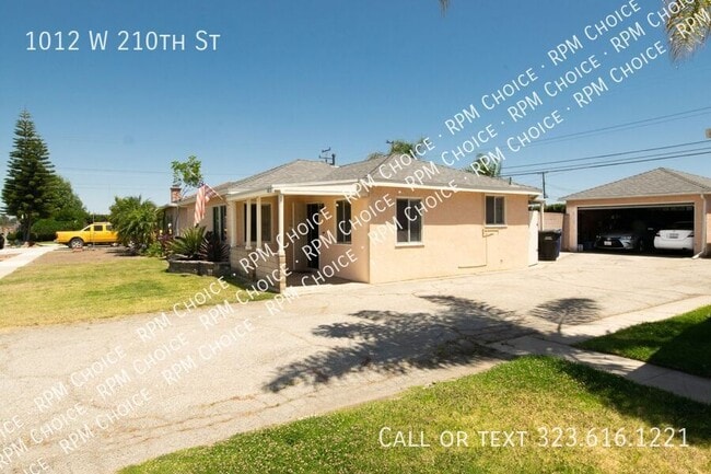 Building Photo - 1012 W 210th St