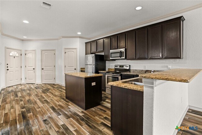 Building Photo - 1009 Tripp Ln