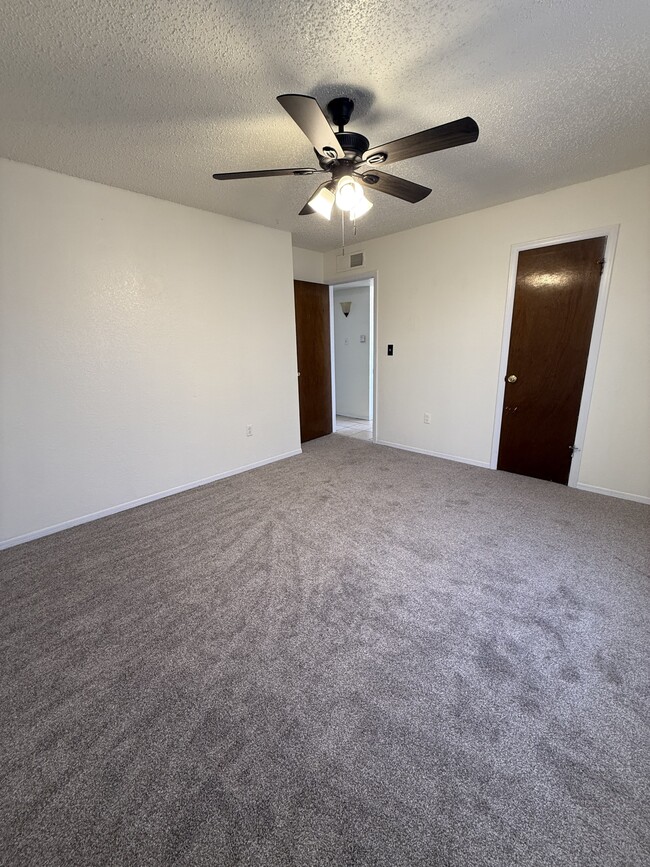 Building Photo - 8403 Villanova Dr