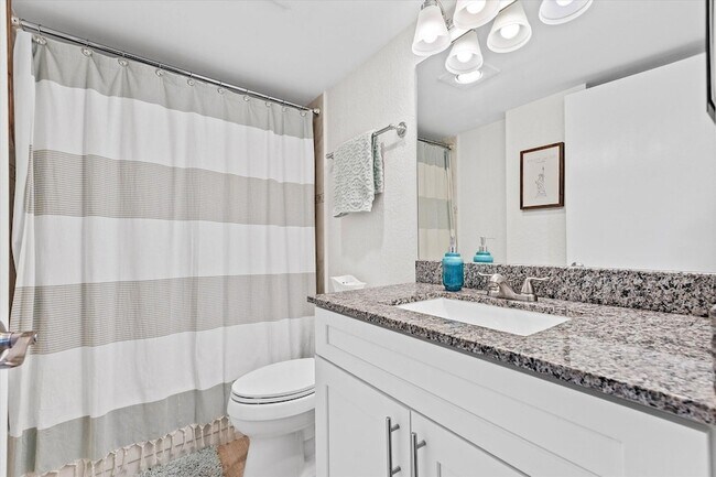 Building Photo - 21 Royal Palm Way