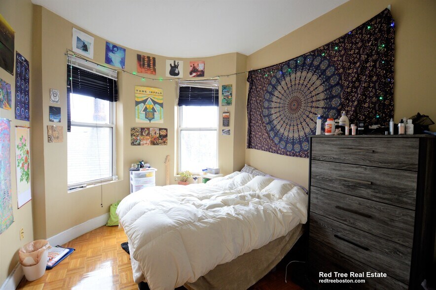 Building Photo - 17 Highgate St