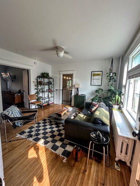 Building Photo - 1 Bedroom + Den (Lower) & 2 Bedroom (Upper)  - St. Paul Duplex - Both Units Avaialble