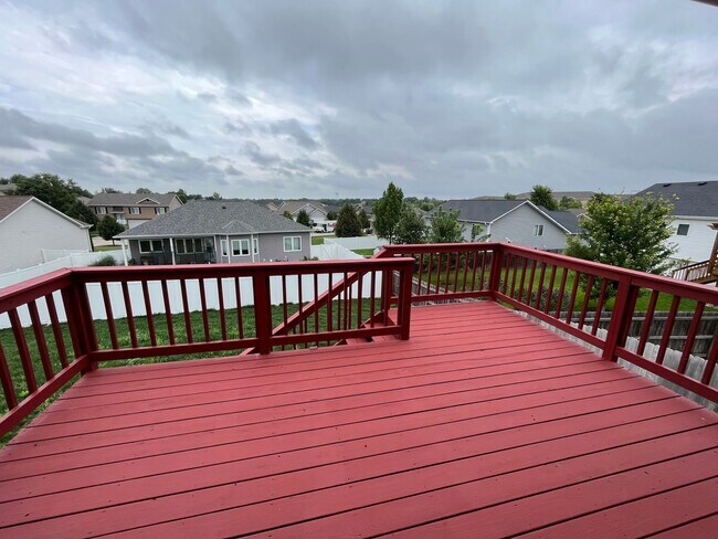 Building Photo - 8020 Renatta Dr