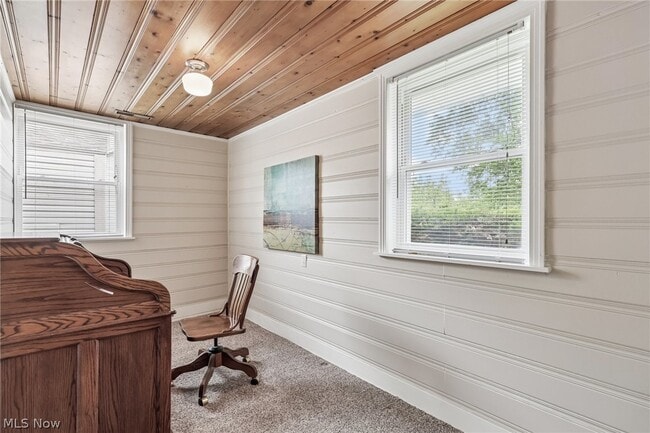 Building Photo - 686 Portage Lakes Drive