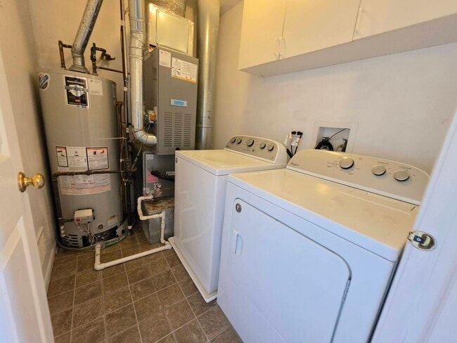 Building Photo - 3045 Kentshire Cir